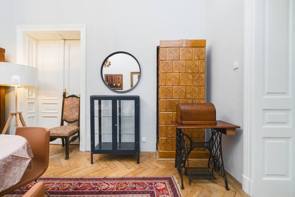 Unique Apartment *